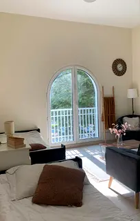 Bedspace for ladies | Near Metro Discovery Gardens