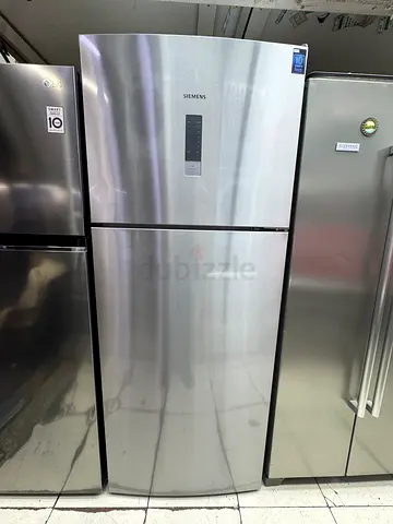 Siemens top freezer big refrigerator in new condition