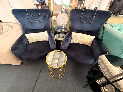 Pair of navy velvet accent armchairs with 1 coffe table