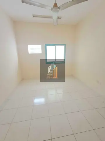 NEAR ROLLA PARK WITH BALCONY AND KACHA PARKING