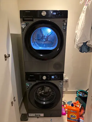 Hisense Seprate Set Washerdryer Both Are in Great Condition With Latest Version