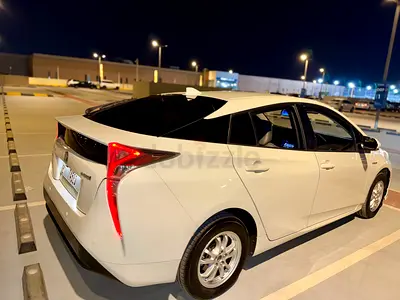 2017 Toyota Prius Iconic GCC Specs - Excellent Condition