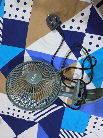 Small bed fan