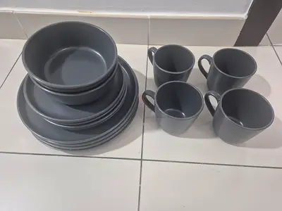 Grey dinnerware set - 2 mugs, 4 bowls, 4 small plates, 4 big plates (good condition)