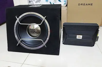 JBL car subwoofer in box with matching JBL amplifier - good working condition