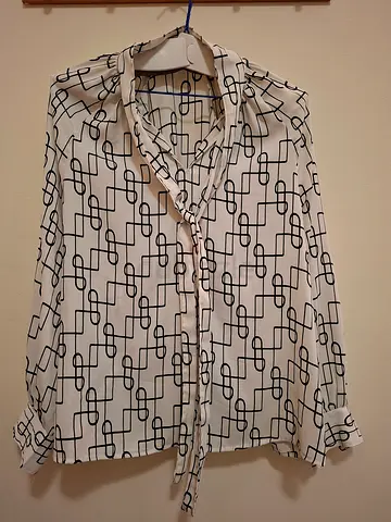 Assorted long-sleeve blouse - size XL (lightweight). Price quoted for each piece