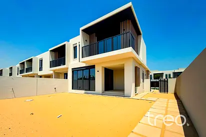 Vacant now | Modern finishes | Brand new