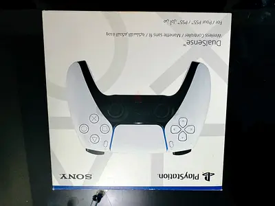 Sony PS5 DualSense Wireless Controller (White) - Like New with Original Packing