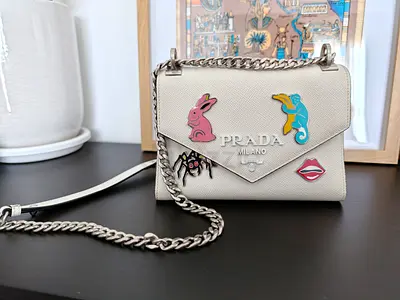 Prada white saffiano leather shoulder bag with chain strap - fun patches