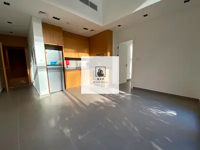 Specious luxury apartment for rent
