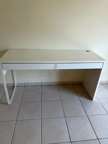 White modern study/computer desk with two drawers