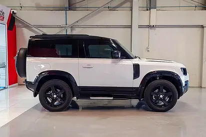 2023 LAND Rover DEFENDER thumbnail 4