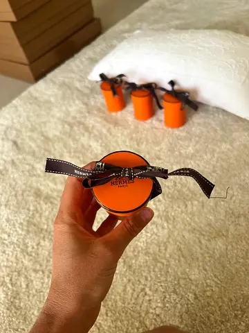 Set of small Hermès orange gift boxes with ribbons - like new