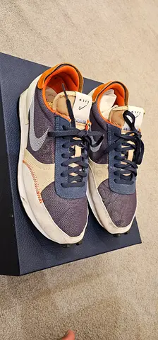 Used Nike mens sneakers - size 42, good condition