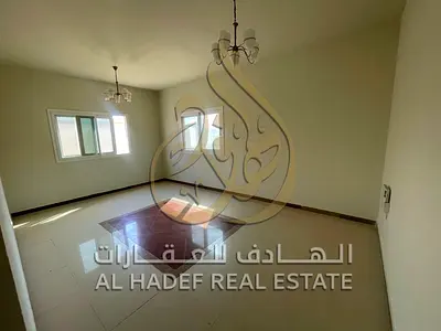 غرفة وصالة بالبوطينة مع موزع وبلكونة، تكييف وغاز مركزي، موقع حيوي قريب من الخدمات،