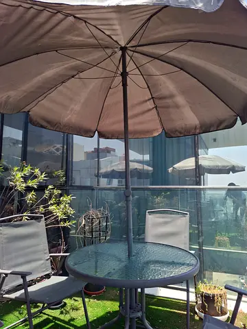 Outdoor 4-Chair and Table Set with Umbrella