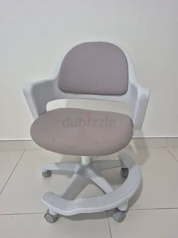 childrens swivel study chair (under 14years old)