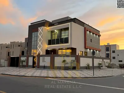 For sale directly from the owner: a corner villa with two floors and a roof terrace, next to the mosque. The price includes registration and ownership