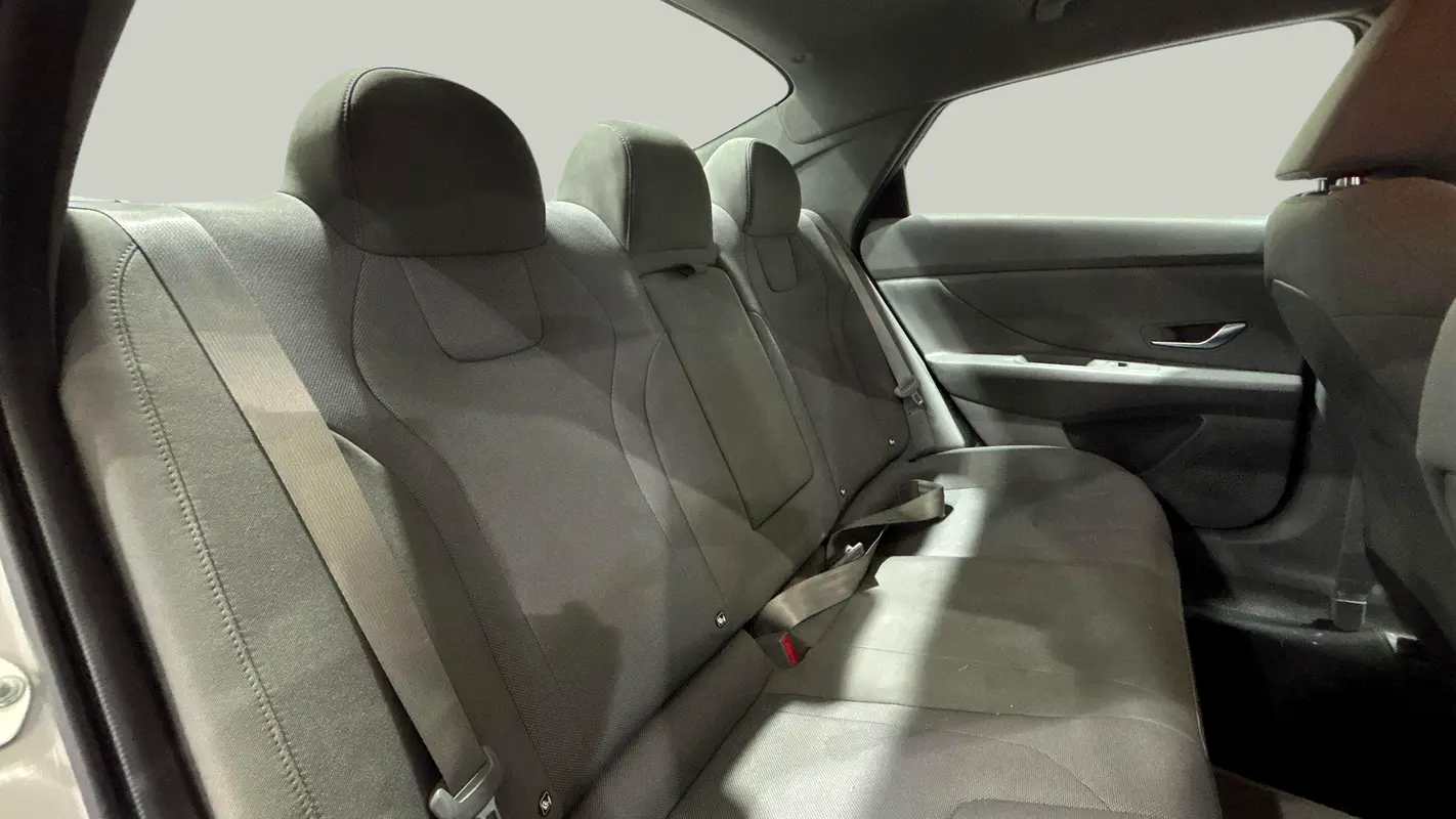 Hyundai Elantra 2024