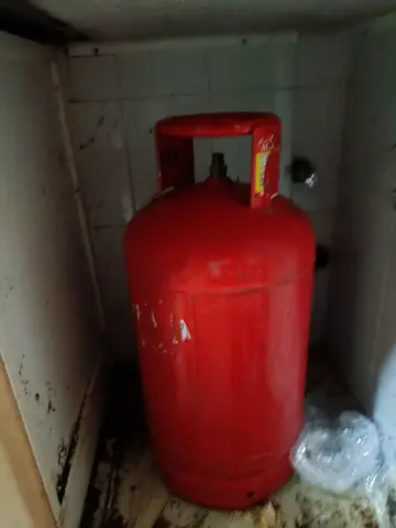 Red LPG Gas Cylinder - Used, Good Condition