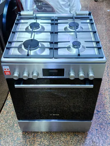 Bosch 4 Burners Top Gas Oven electric cooker 60cm Flawless Condition With Manuel book.