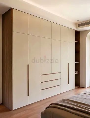 Modern Built-in Bedroom Wardrobe with Shelves and Drawers