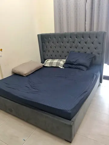 Queen bed with mattress
