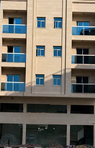 بناية مميزه سكني تجاري Distinctive residential/commercial building in Ajman Al Aaliyah