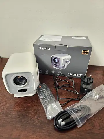 Salange HY260MAX Smart Projector — Used Once, Like New (Full HD 1080p with 4K support)