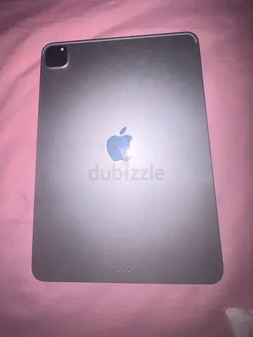 Apple iPad Pro (Silver) - Good Condition, 11/12.9-inch style back