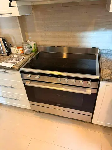 Brand Siemens 5 Hobs Full Electric Ceramic Cooker Range Size 90 cm