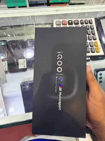 iQOO 13smartphone box (iQOO series) - original packaging, good condition