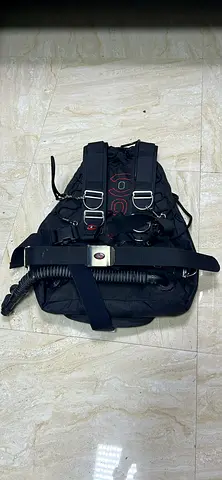 Scuba Buoyancy Compensator Device (BCD) with Integrated Weights - Good Condition