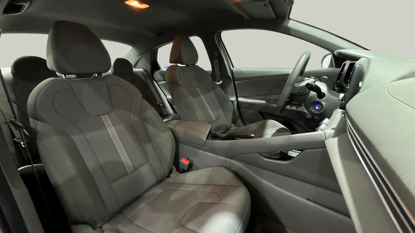 Hyundai Elantra 2024
