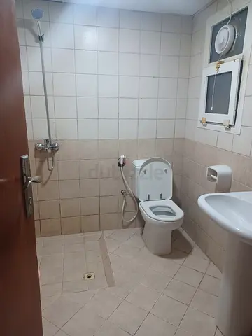 Single Bedspace at Muveilah Fire statio Road Near Safari and Lulu, Near Muveilah Bus station for Exe