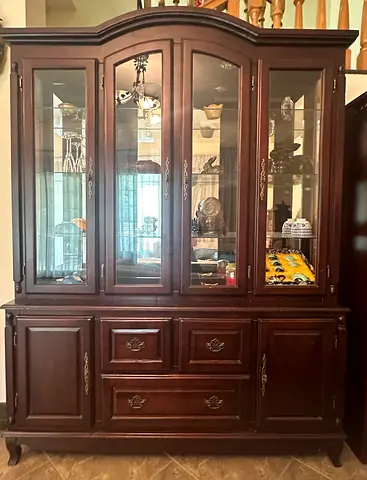 Large Solid Wood Display Cabinet/China Hutch with Built-in Lighting