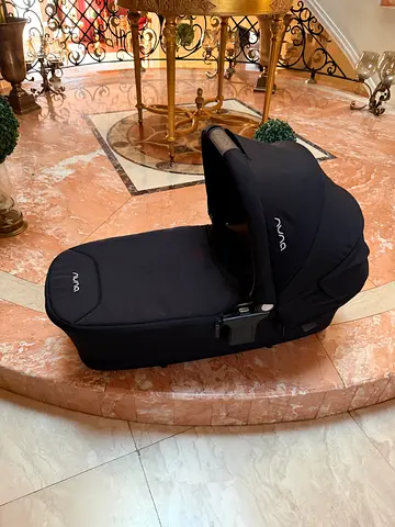 Nuna Bassinet