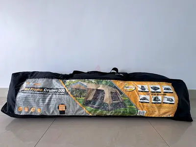 Oztrail Fast Frame Cruiser 300 Family Tent - Used, Complete with Carry Bag. In good condition