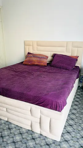 King size hydraulic bed for sale!