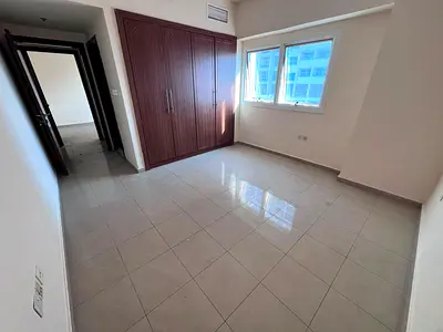 **📍 إعلان بالعربي**  🏡 **أجمل الشقق للإيجار السنوي في الراشدية 3 – عجمان**  استمتع بالسكن في شقة فاخرة بمساحات واسعة داخل برج مميز، مع **باركن خاص**