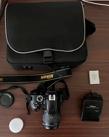 Nikon DSLR D3400 with bag, charger, battery and 1 lens