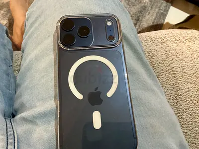 Apple iphone 17 Pro Max 256gb blue eSIM International version used in excellent conditions 4300 dhs.