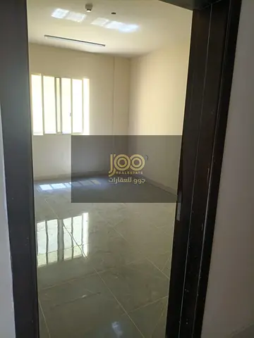 Equipped kitchen, bathroom, spacious area, can accommodate 10 people, first occupancy