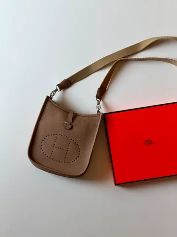 Hermess Beige leather crossbody bag with detachable strap