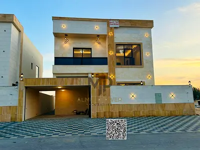 فيلا حديثة مكونة من 5 غرف نوم بتشطيبات معاصرة وموقع متميز، بما في ذلك رسوم التسجيل، جاهزة للسكن.