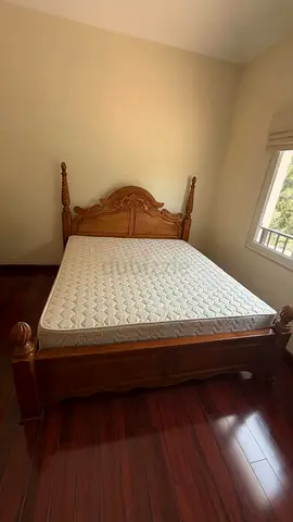Solid woods bedroom set