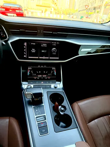 صورة 4 لـ 2022 AUDI A6