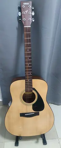 Yamaha F310 Acoustic Guitar with FREE Stand