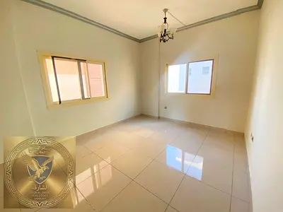 غرفة وصالة بالنباعة للايجار السنوي مساحة واسعة تشطيب نظيف تكييف مركزي جاهز للسكن في بناية عائلي