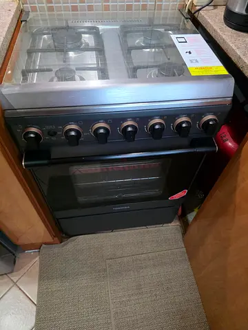 Toshiba Gas Cooker 60x60cm